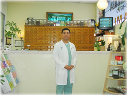 Dr. Jun In at Fine Acupuncture & Herbs Clinic in Los Angeles